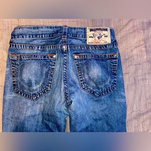 True Religion Straight Legged Jeans Size 32